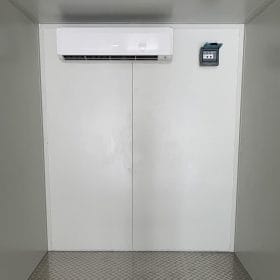 40' Dry High Cube Insulated Container Interior rear close-up