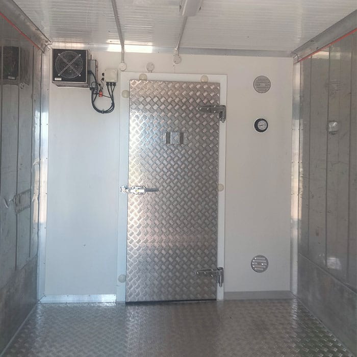 20' Three Phase Refrigerated 2/3 Chiller 1/3 Freezer - Twin Zone Chiller section